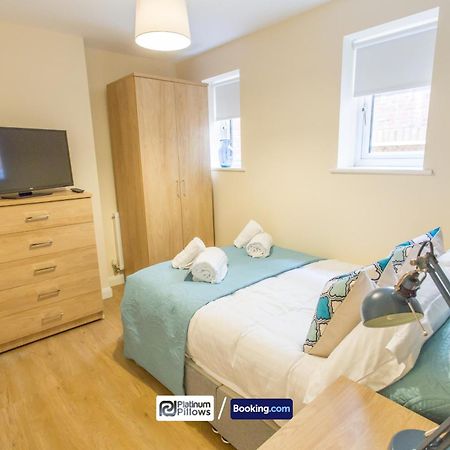 Modern Oxford 2 Bedroom Apartments, Near Headington Hospital, Families & Contractor Accommodation With Parking Exterior foto