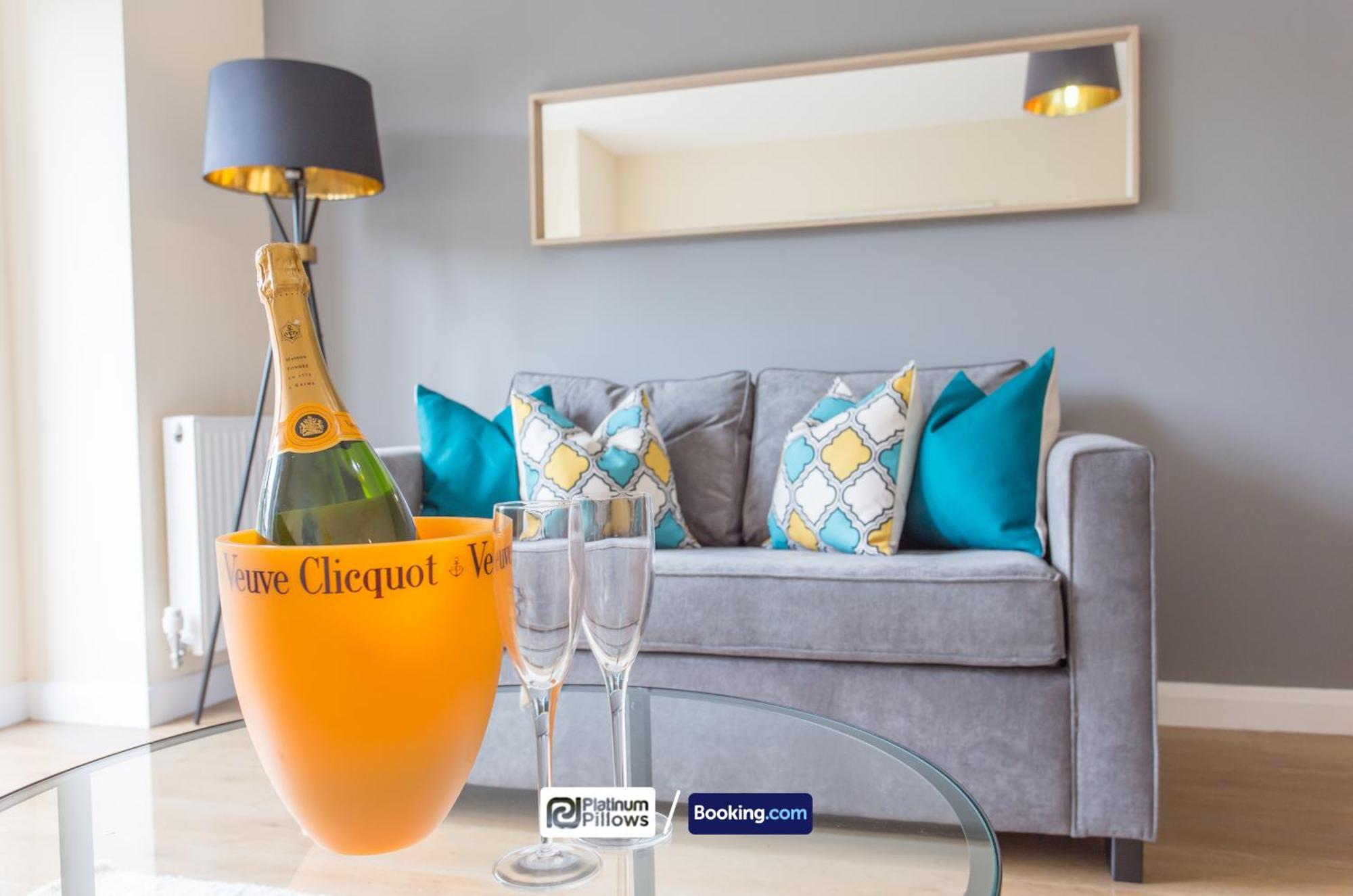 Modern Oxford 2 Bedroom Apartments, Near Headington Hospital, Families & Contractor Accommodation With Parking Exterior foto