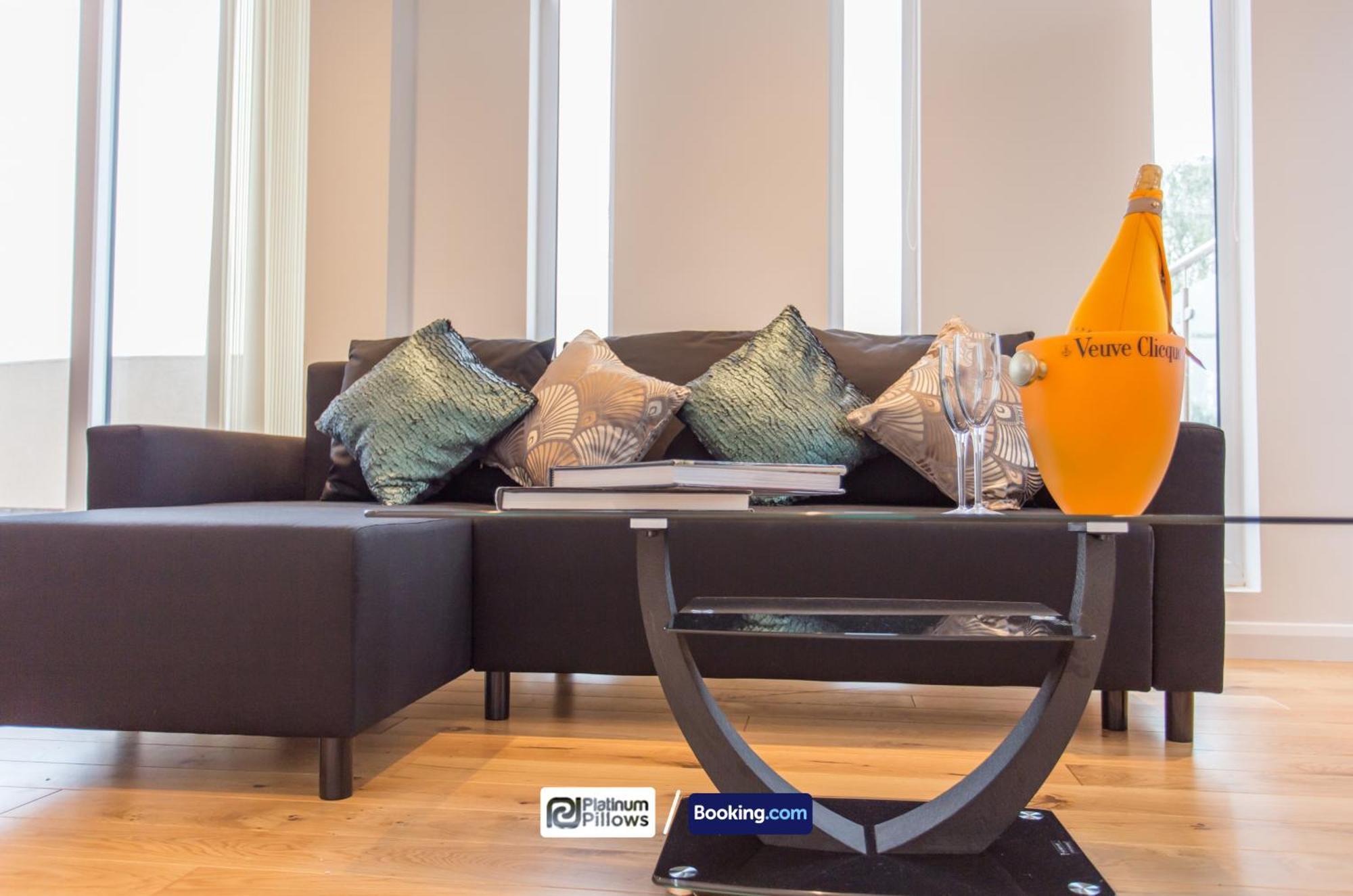 Modern Oxford 2 Bedroom Apartments, Near Headington Hospital, Families & Contractor Accommodation With Parking Exterior foto